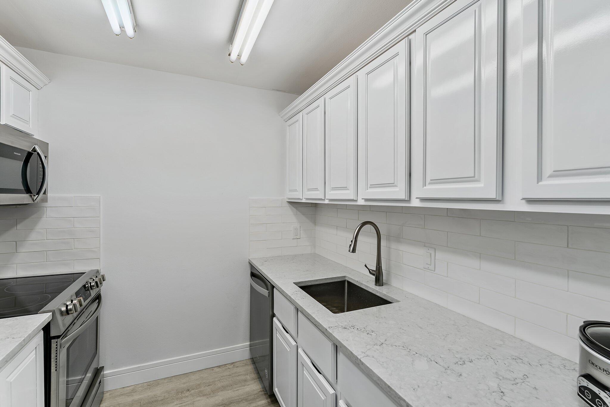 725 Hummingbird Way Unit: 204
