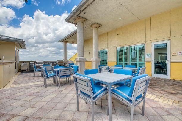 2650 Lake Shore Drive Unit: 2203