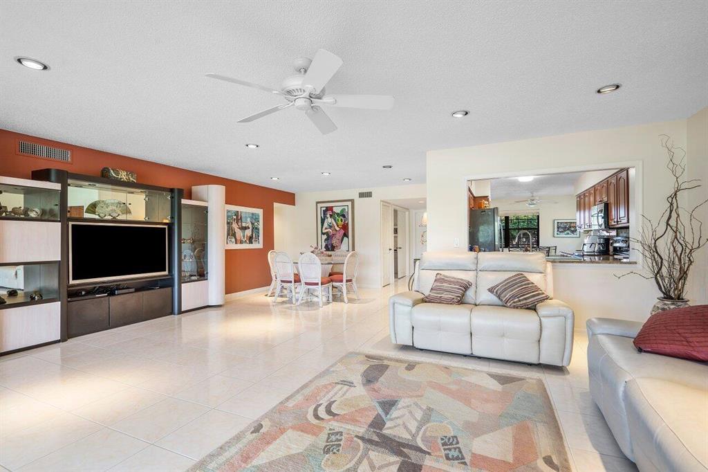 6450 Aspen Glen Circle Unit: 201