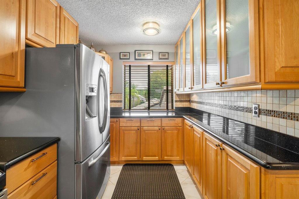 270 Captains Walk Unit: 3-310
