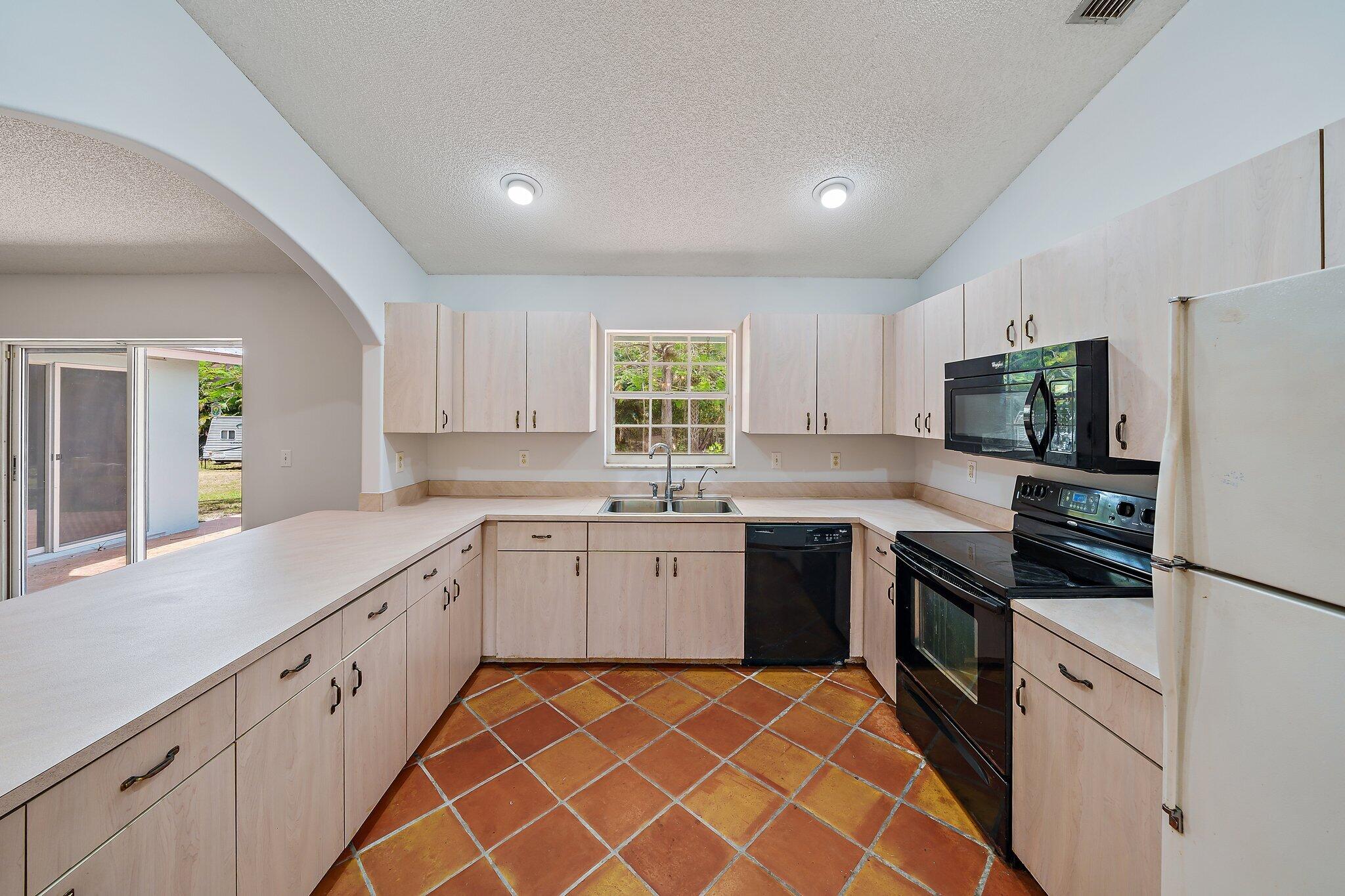 16229 Tangerine Boulevard