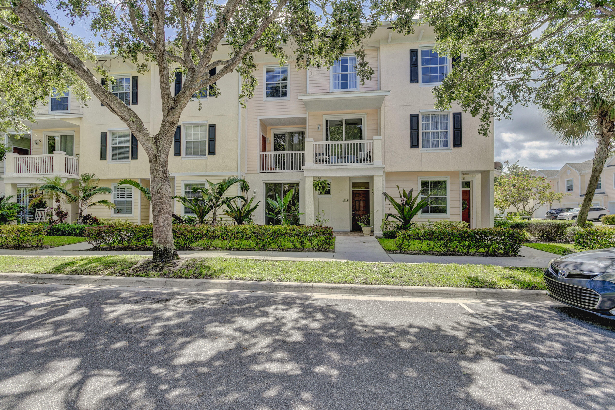 175 Galicia Way Unit: 103