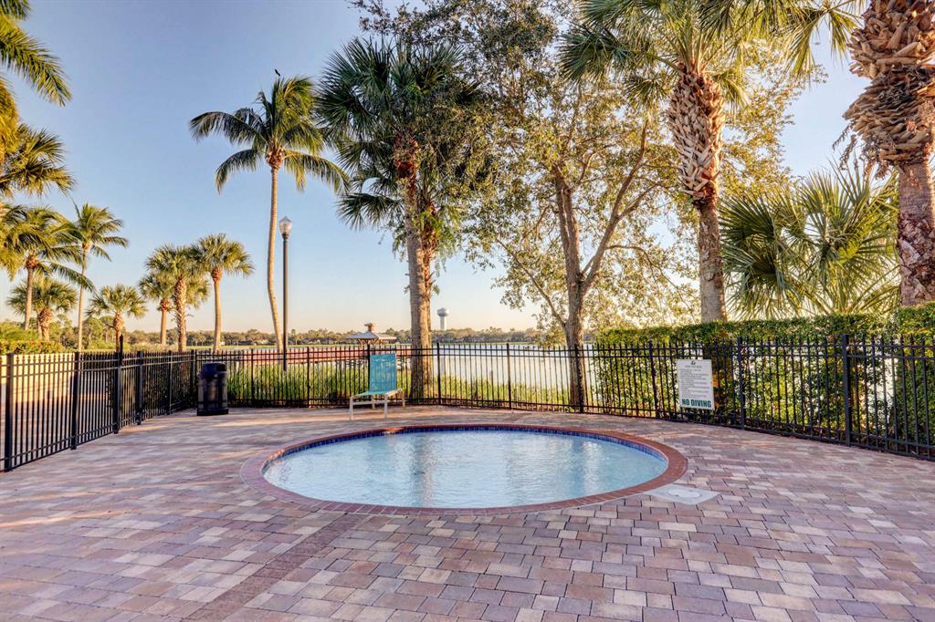 1422 Barlow Court