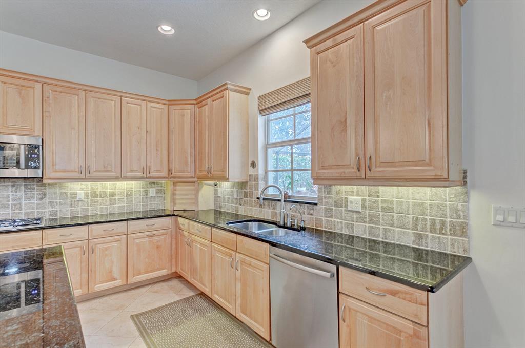 1422 Barlow Court