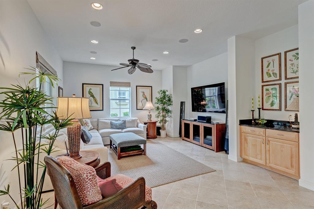 1422 Barlow Court