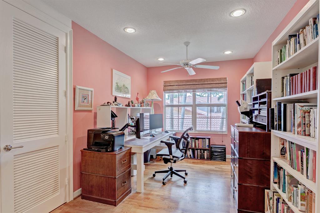 1422 Barlow Court