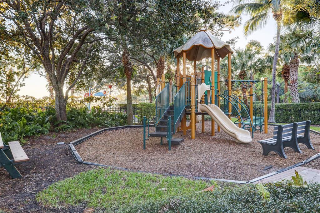 1422 Barlow Court