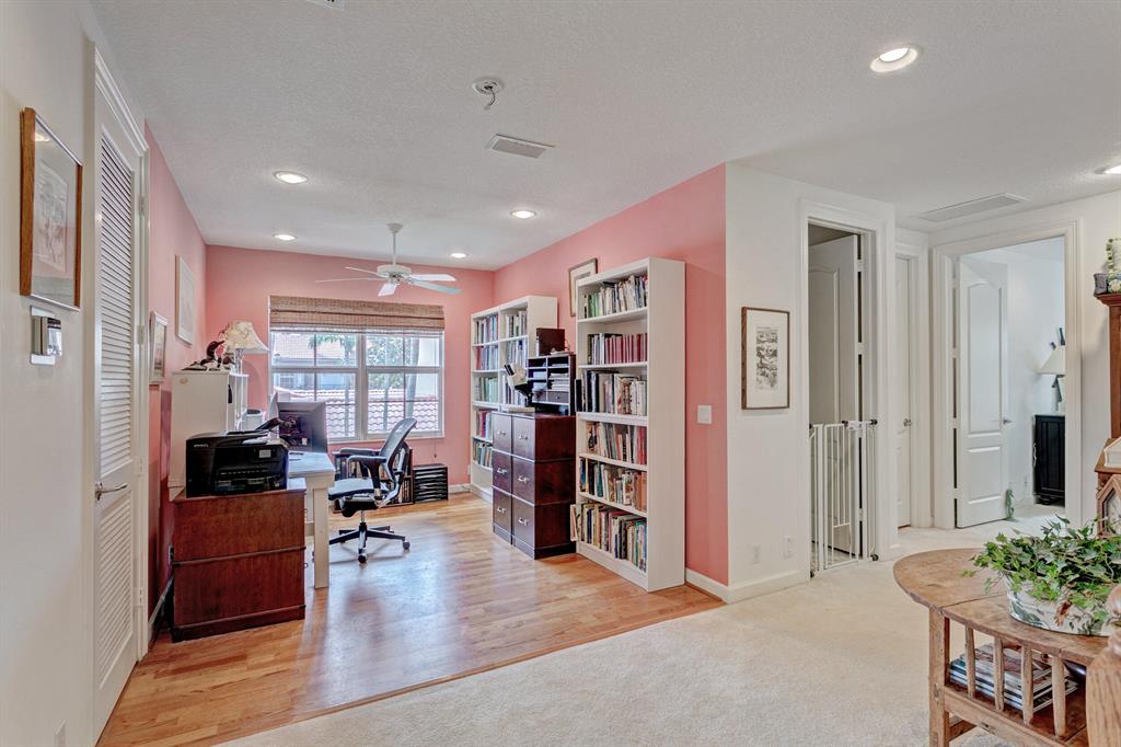 1422 Barlow Court