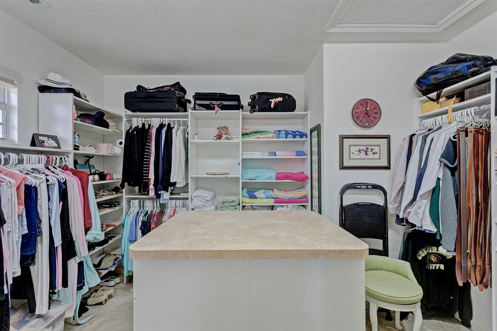 1422 Barlow Court