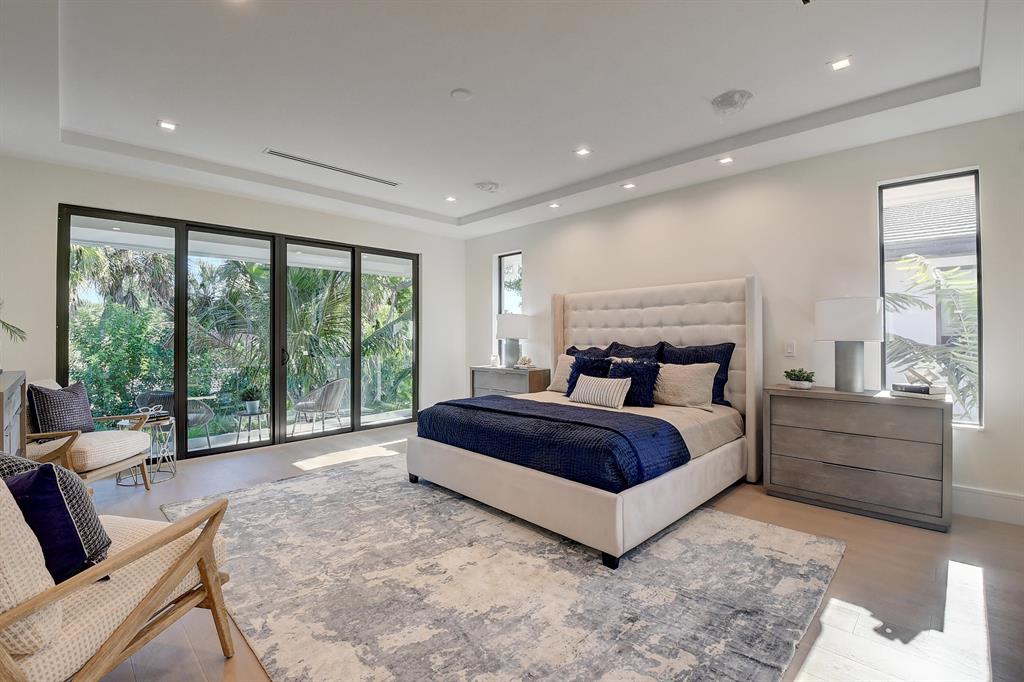 753 Park Drive W