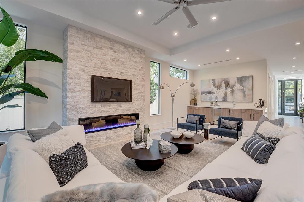 753 Park Drive W