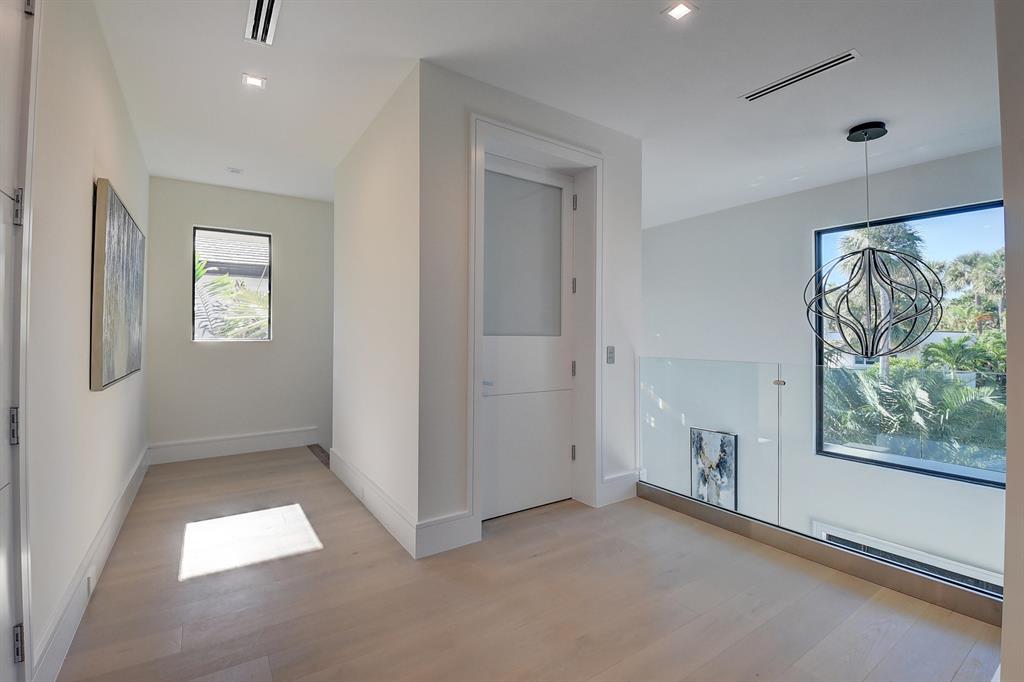 753 Park Drive W