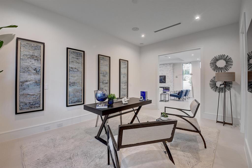 753 Park Drive W
