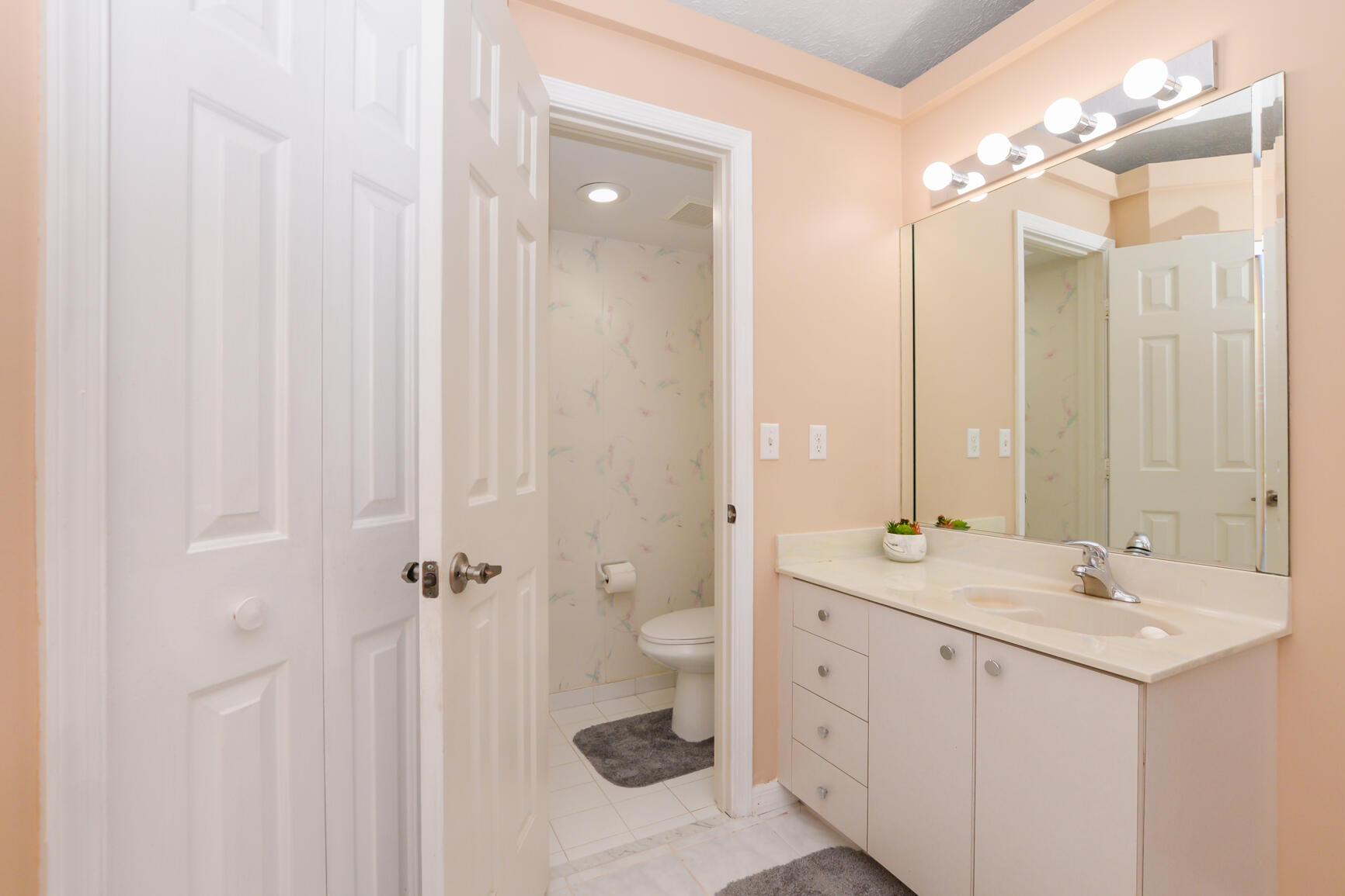 6848 Bronte Circle