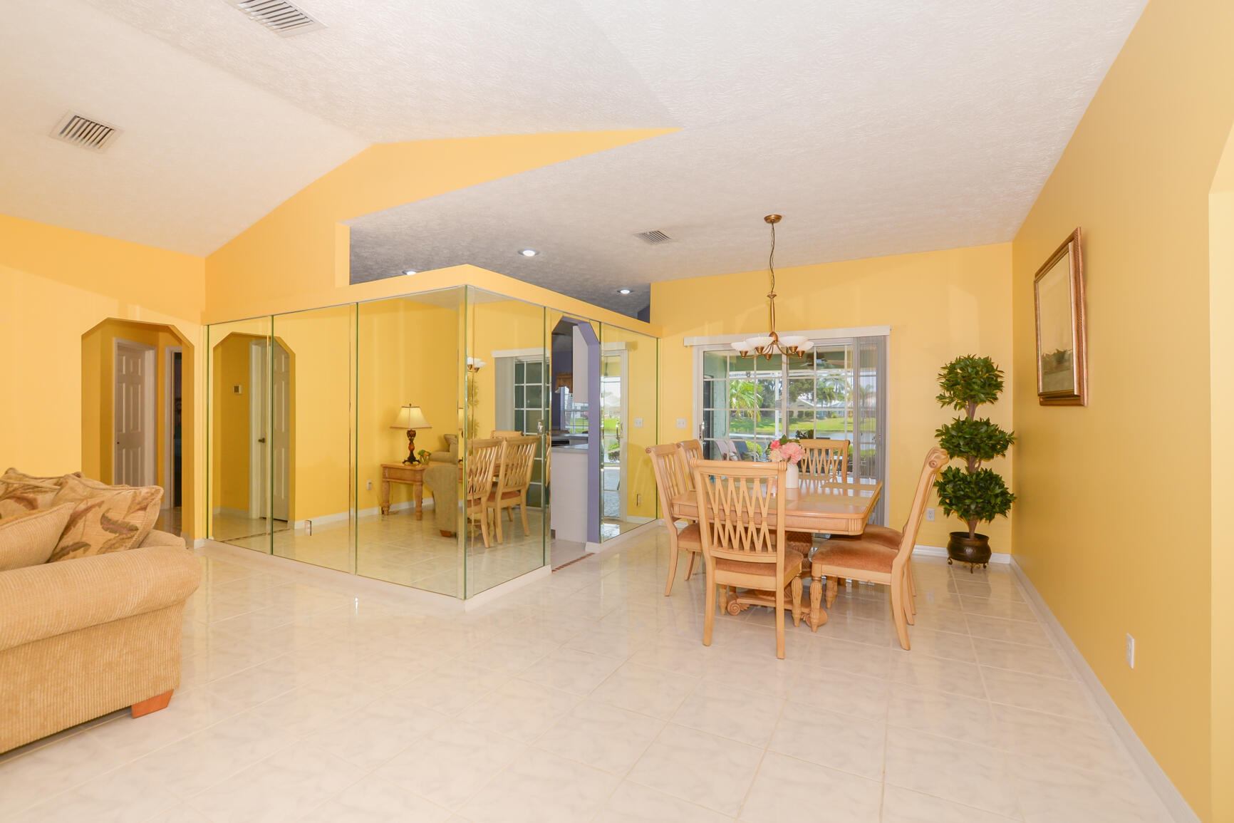 6848 Bronte Circle