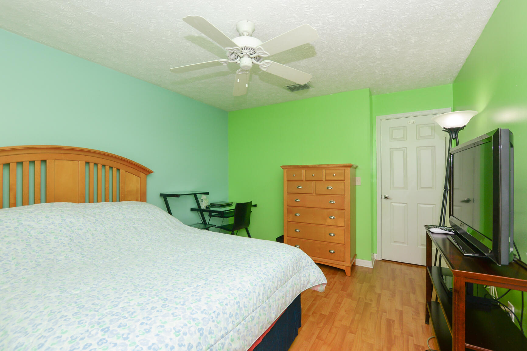 6848 Bronte Circle