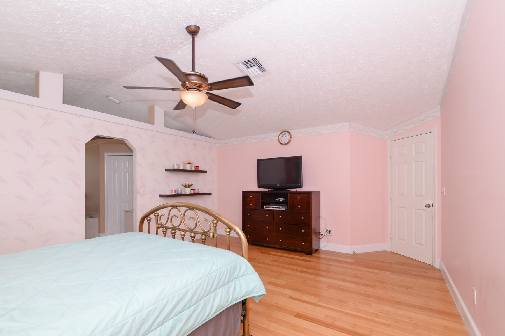 6848 Bronte Circle