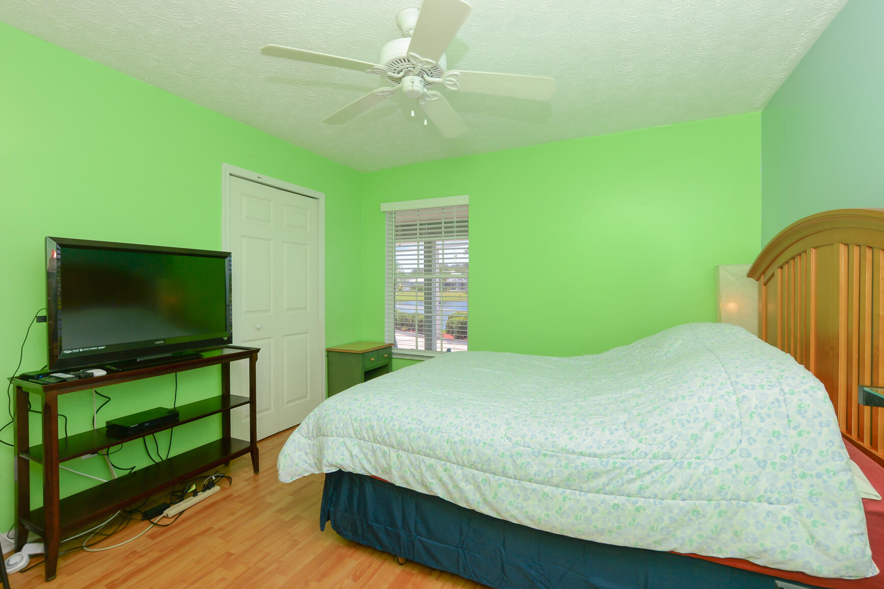 6848 Bronte Circle