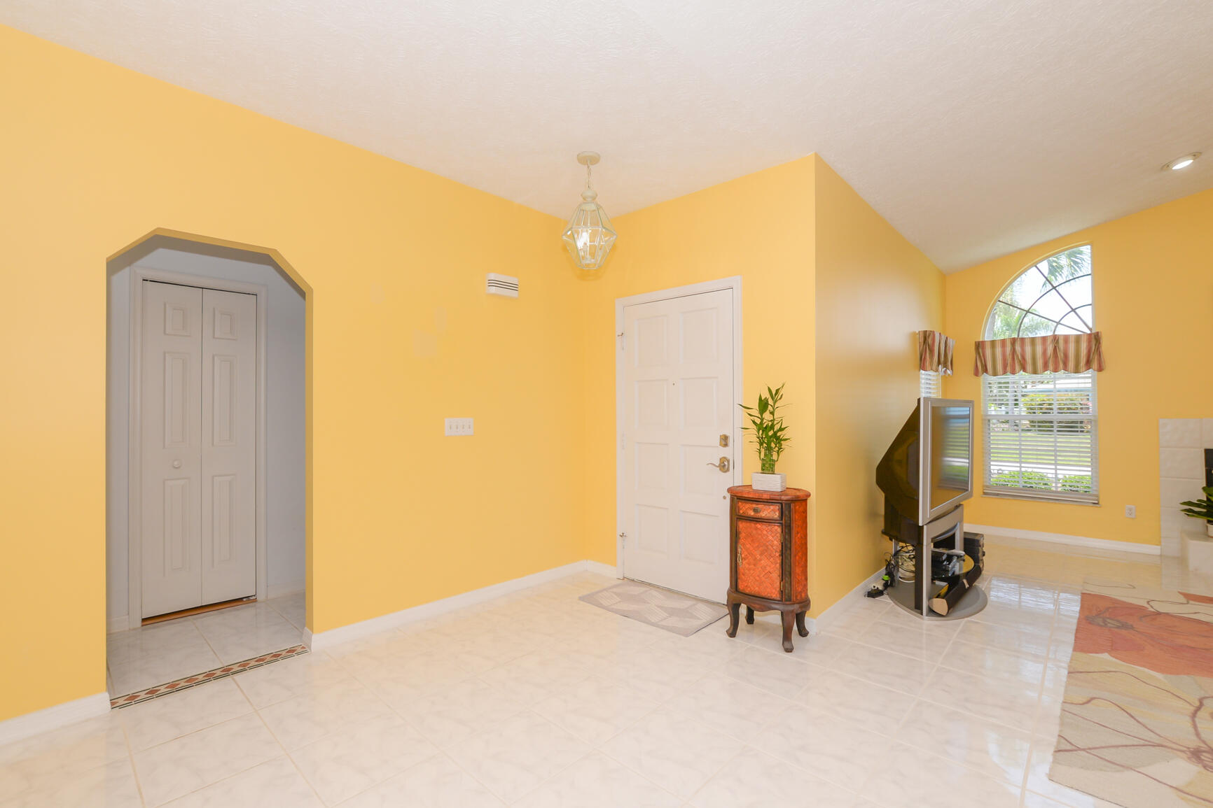 6848 Bronte Circle