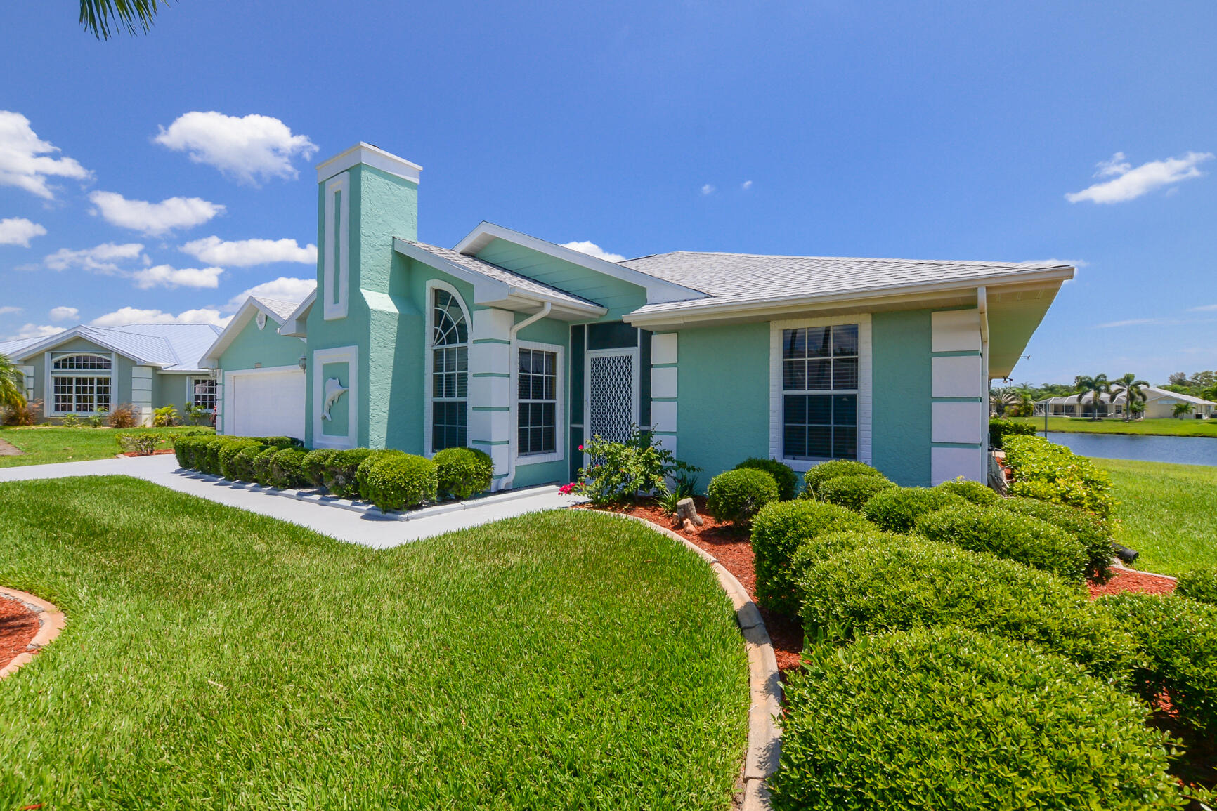 6848 Bronte Circle