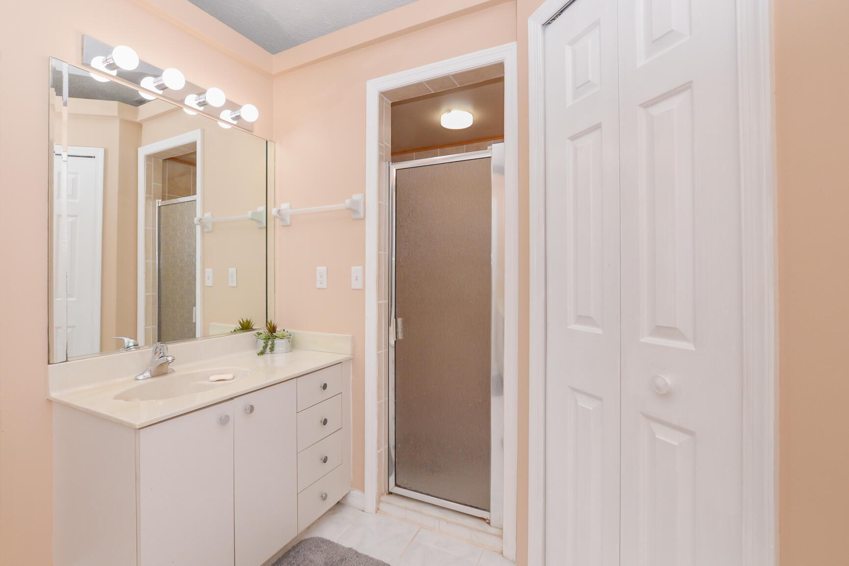 6848 Bronte Circle