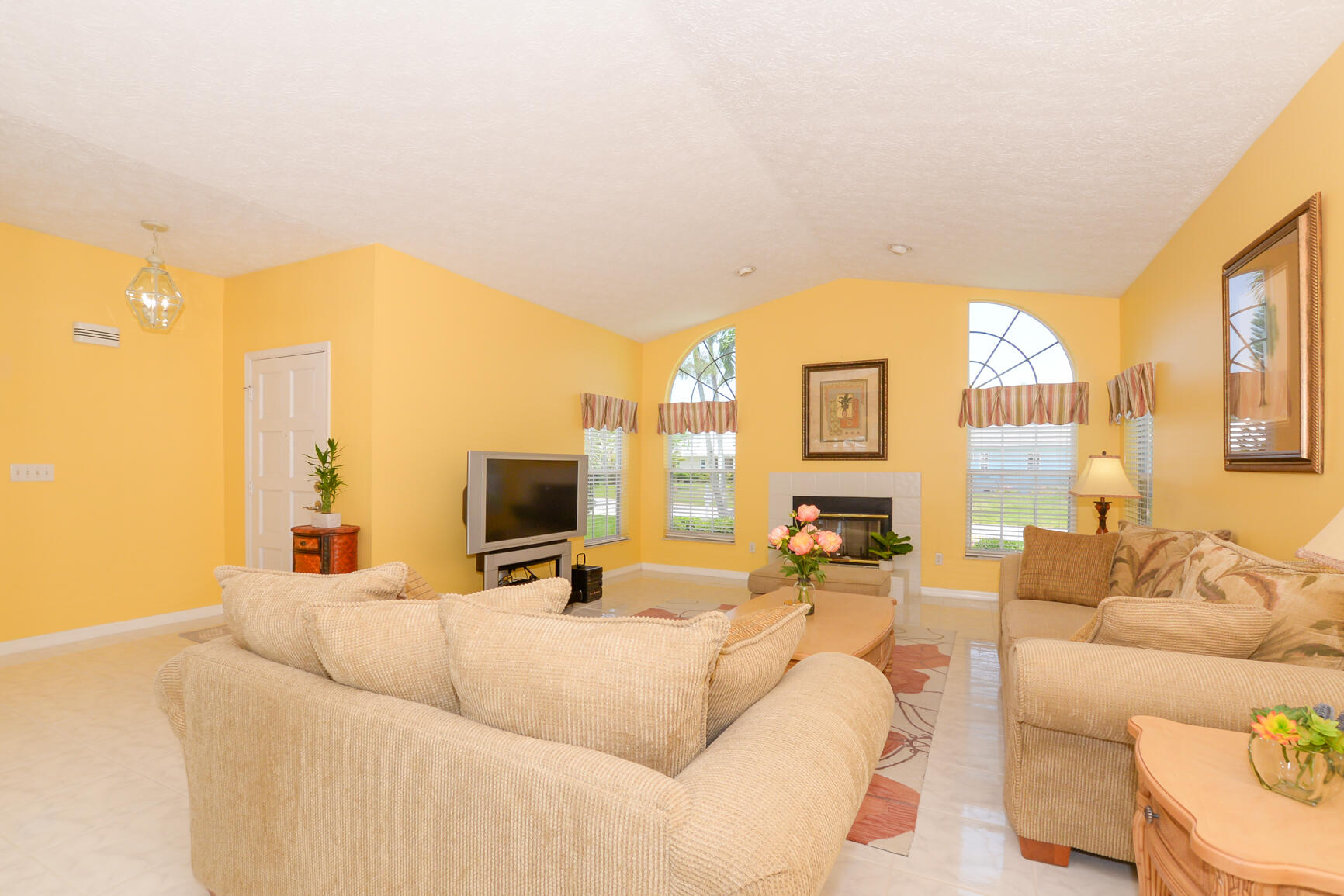 6848 Bronte Circle