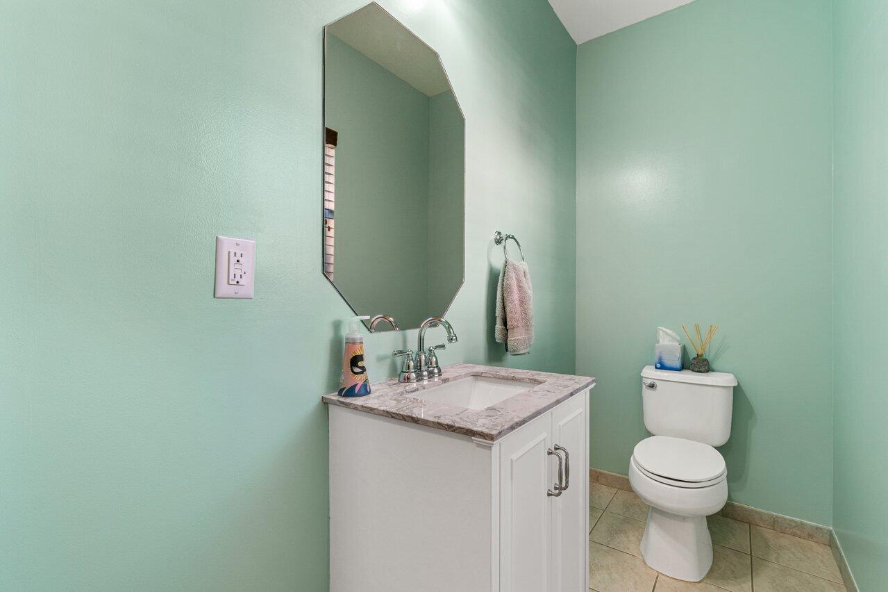 4751 Grand Cypress Circle N Unit: 4751