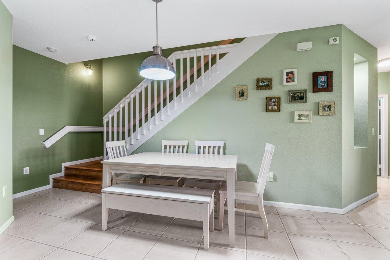 4751 Grand Cypress Circle N Unit: 4751