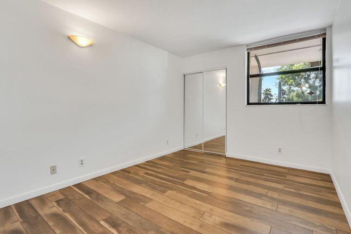 116 Lake Emerald Drive Unit: 209