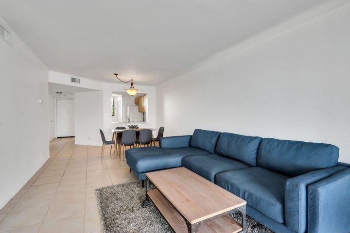 116 Lake Emerald Drive Unit: 209