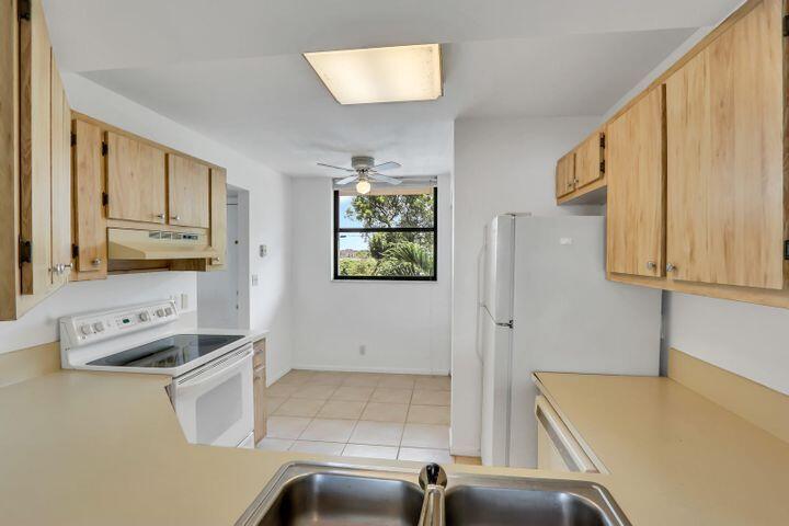 116 Lake Emerald Drive Unit: 209