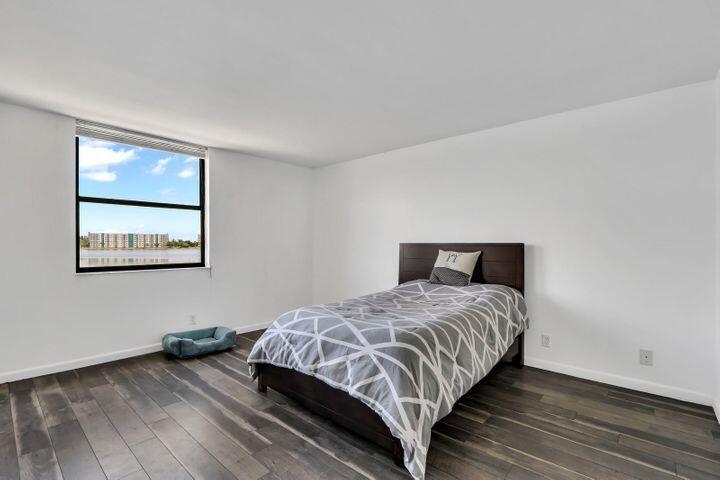 116 Lake Emerald Drive Unit: 209