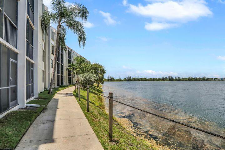 116 Lake Emerald Drive Unit: 209