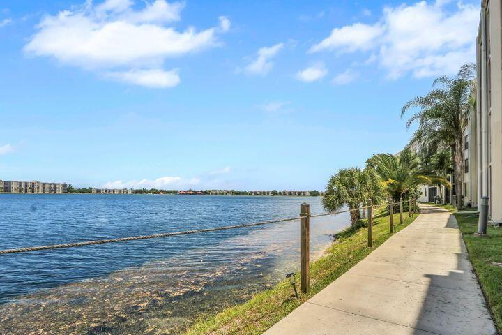 116 Lake Emerald Drive Unit: 209