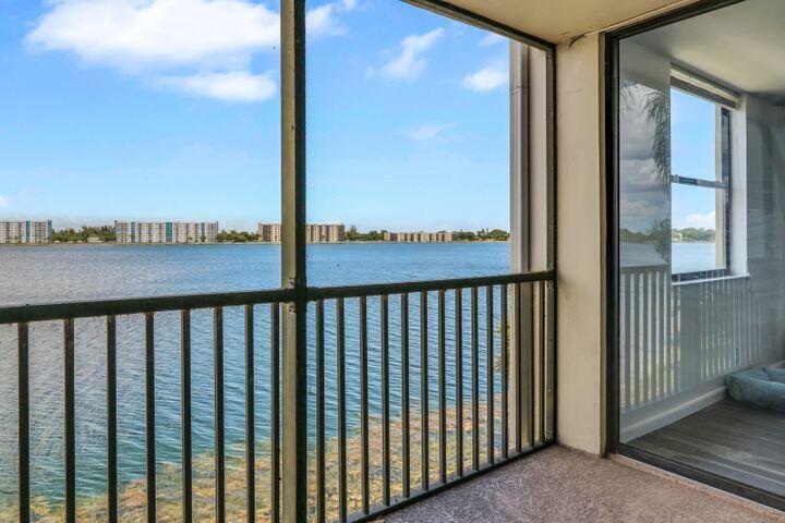 116 Lake Emerald Drive Unit: 209