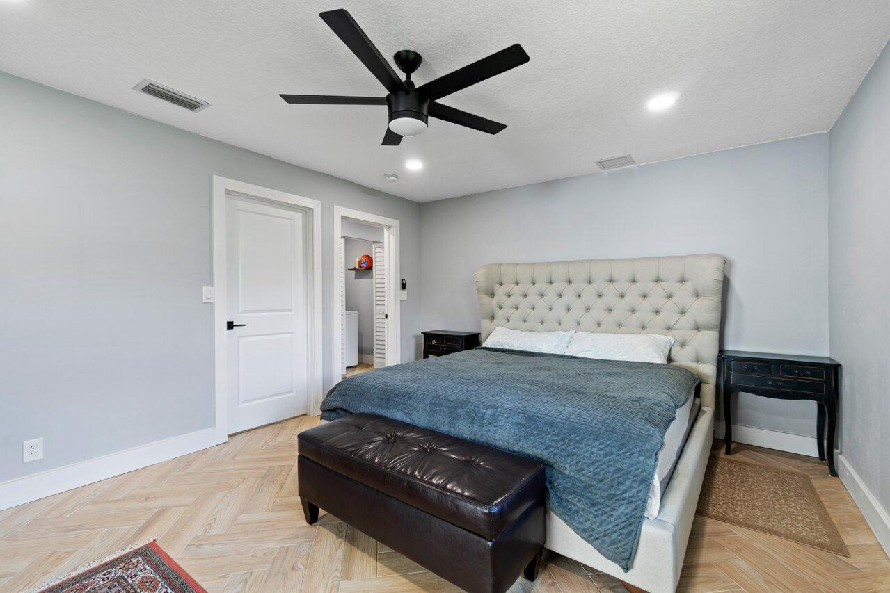 32 NW 12th Avenue