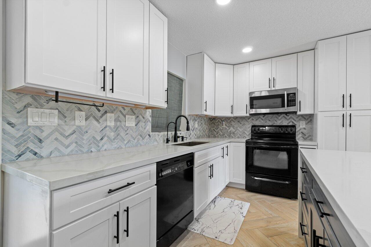 32 NW 12th Avenue