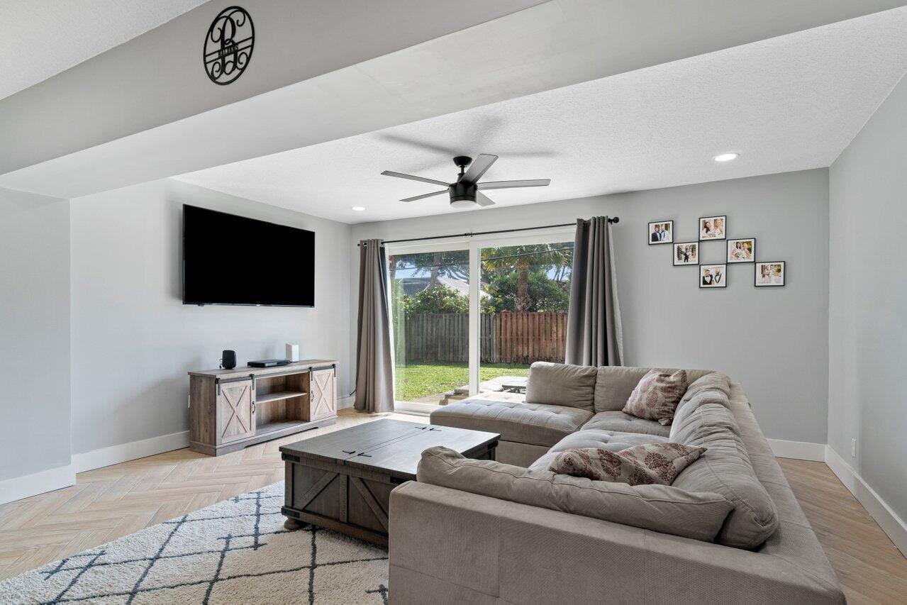 32 NW 12th Avenue