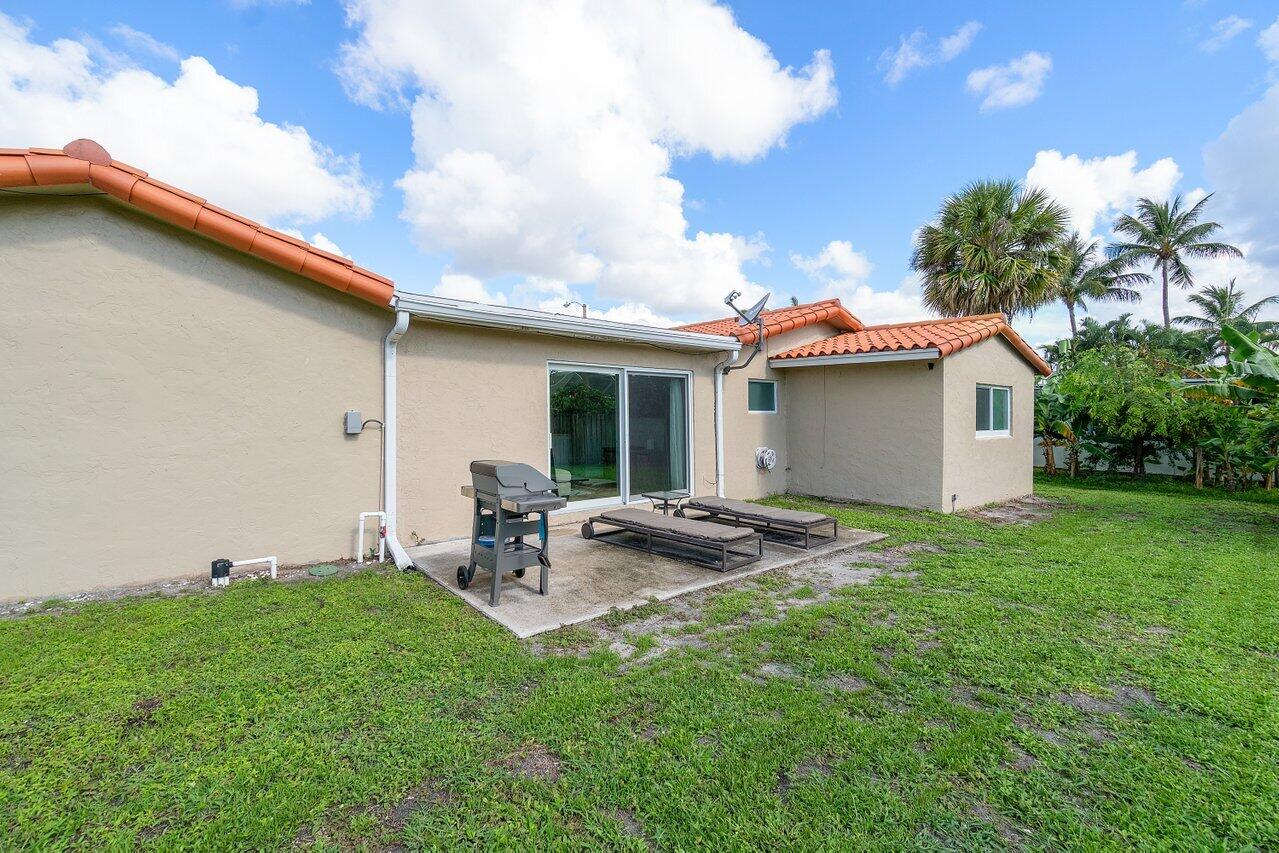32 NW 12th Avenue
