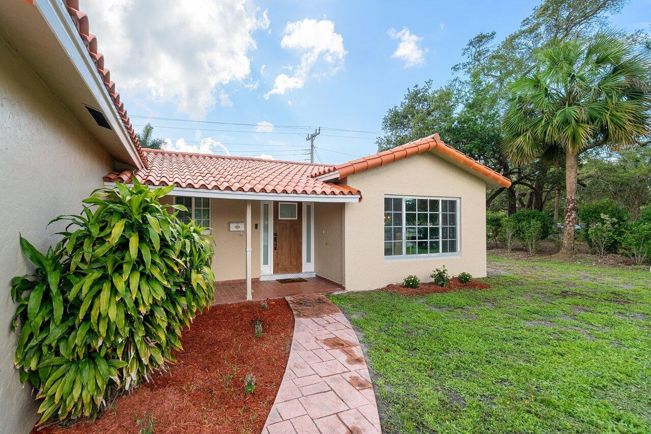 32 NW 12th Avenue