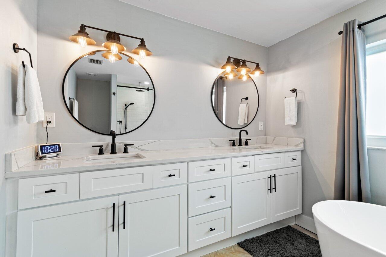 32 NW 12th Avenue
