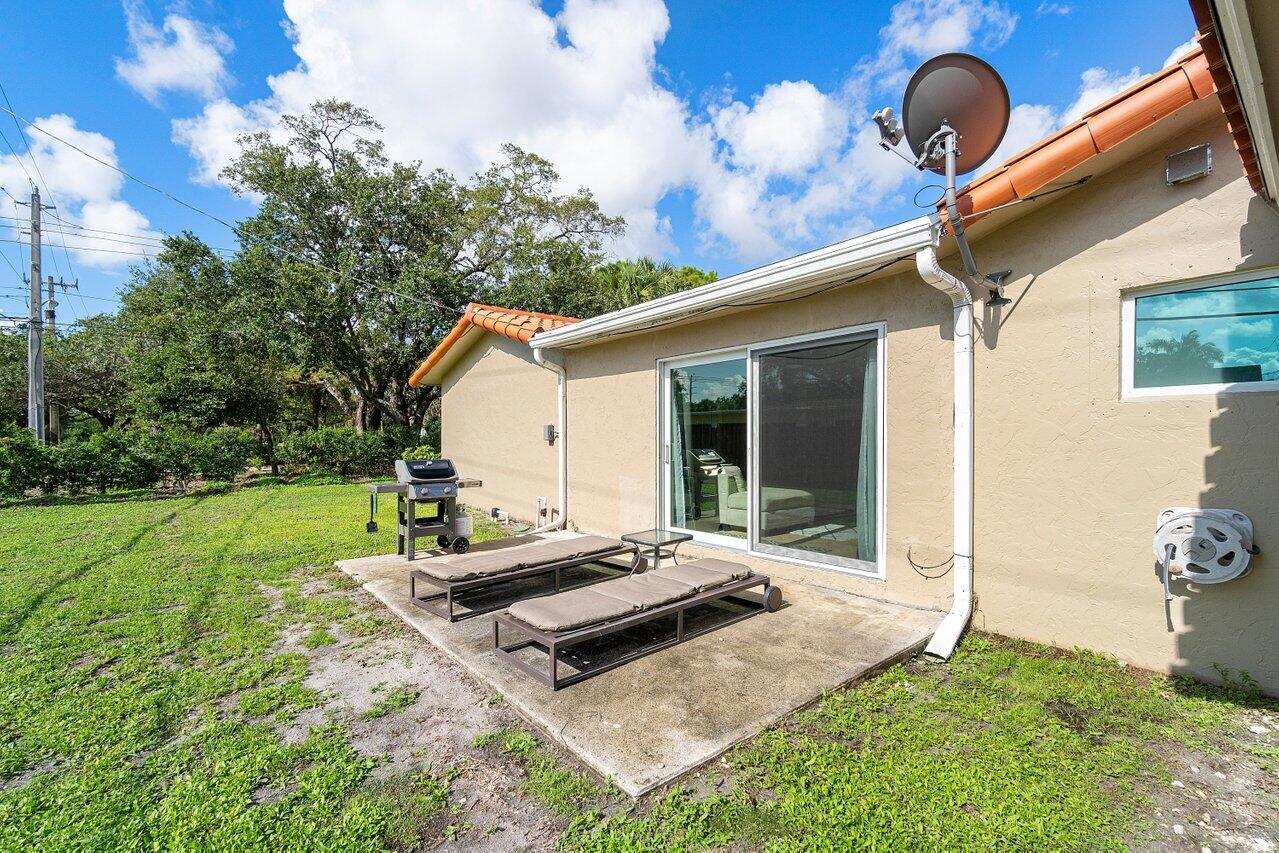32 NW 12th Avenue