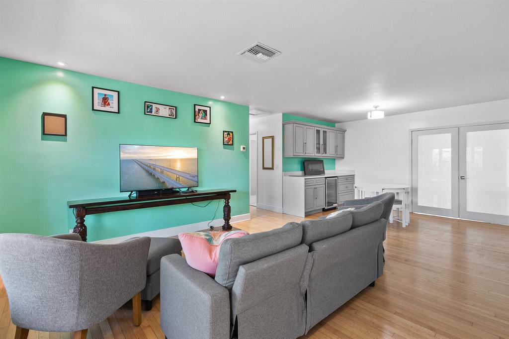 1306 Flamingo Drive