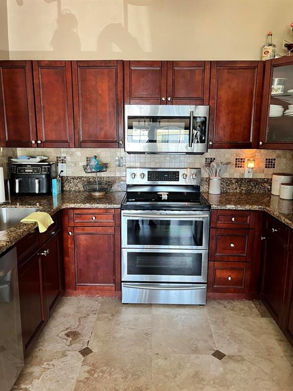 8411 Garden Gate Place