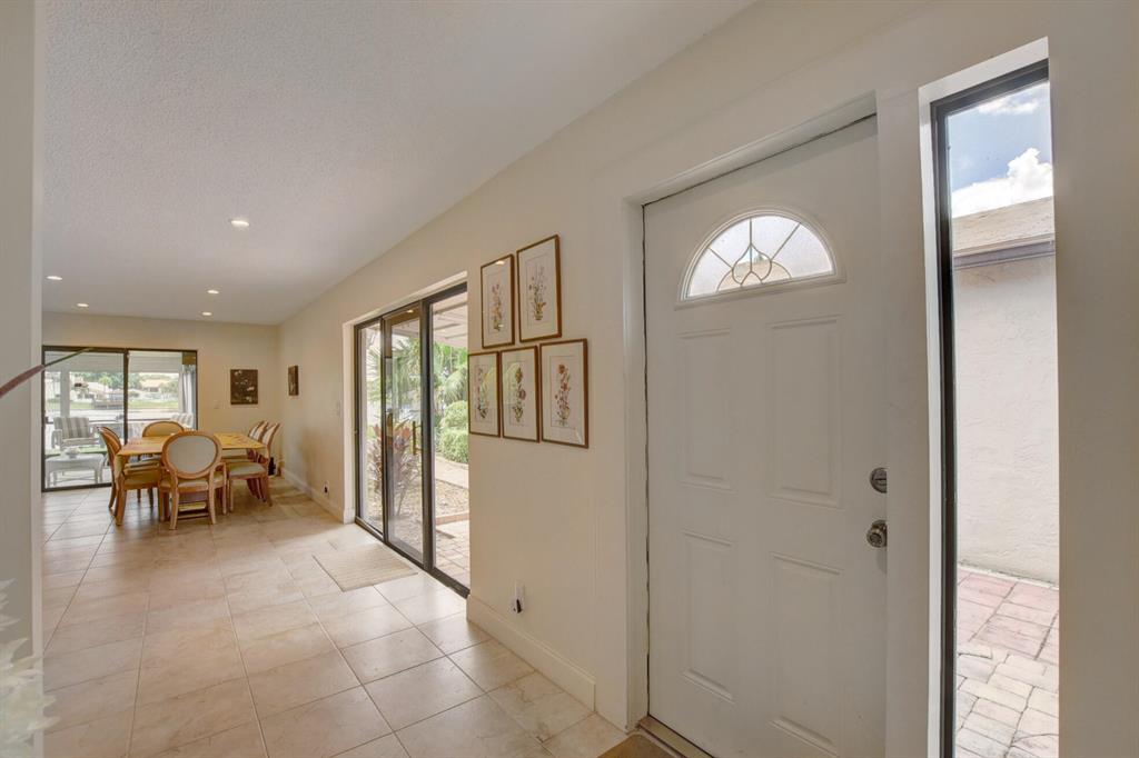 5743 Mirror Lakes Boulevard