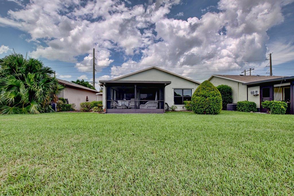 5743 Mirror Lakes Boulevard