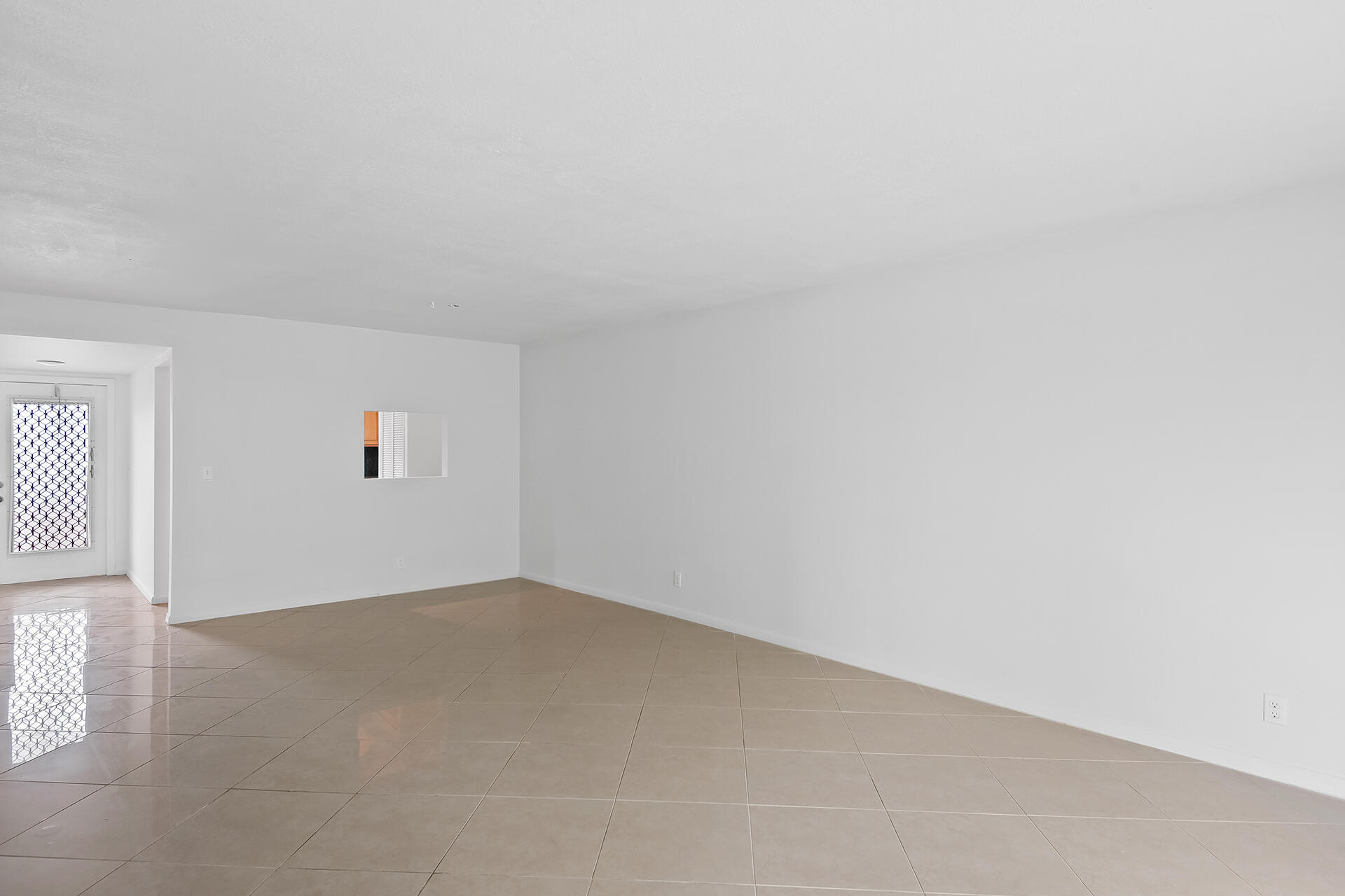 9741 Sunrise Lakes Boulevard Unit: 207