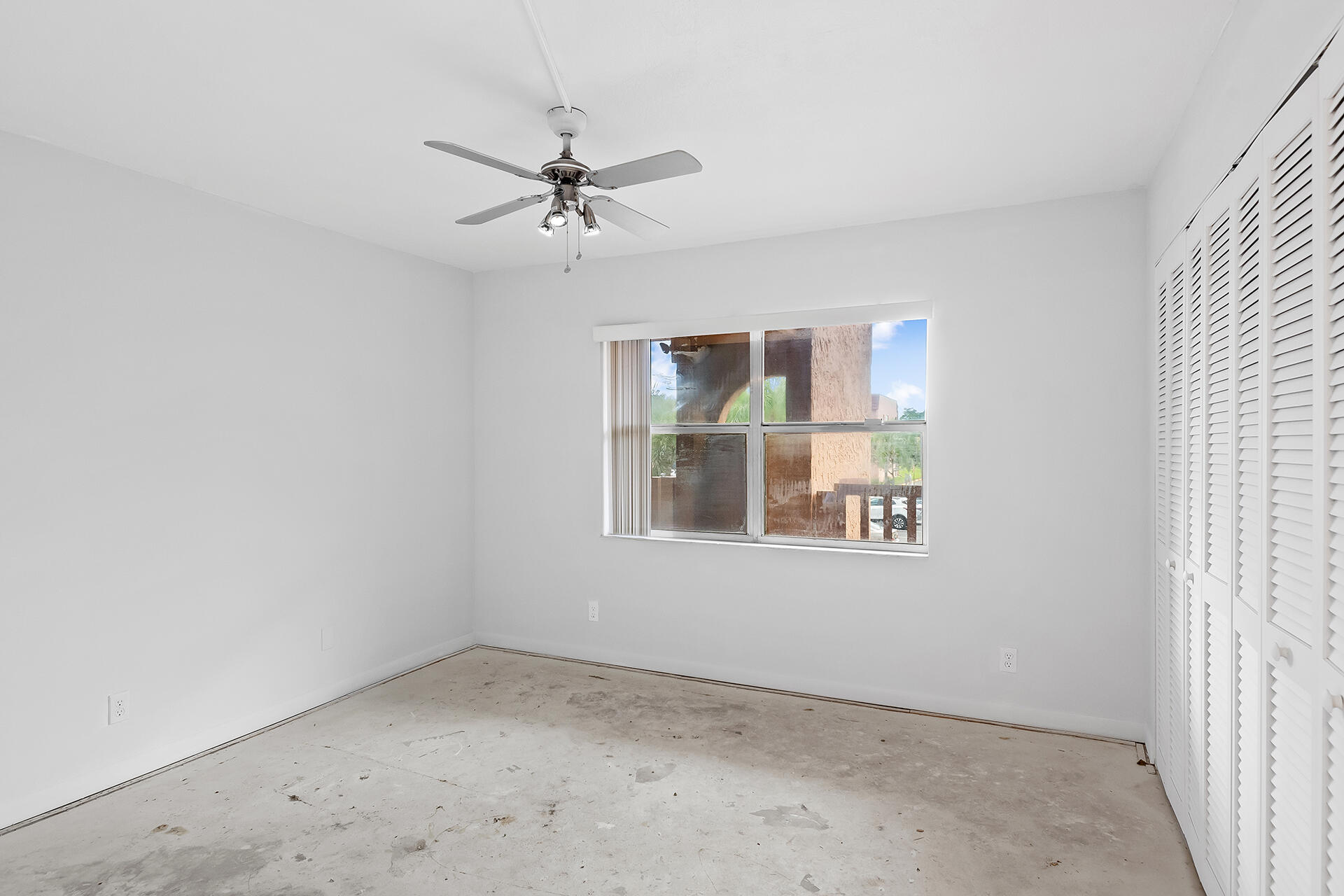 9741 Sunrise Lakes Boulevard Unit: 207