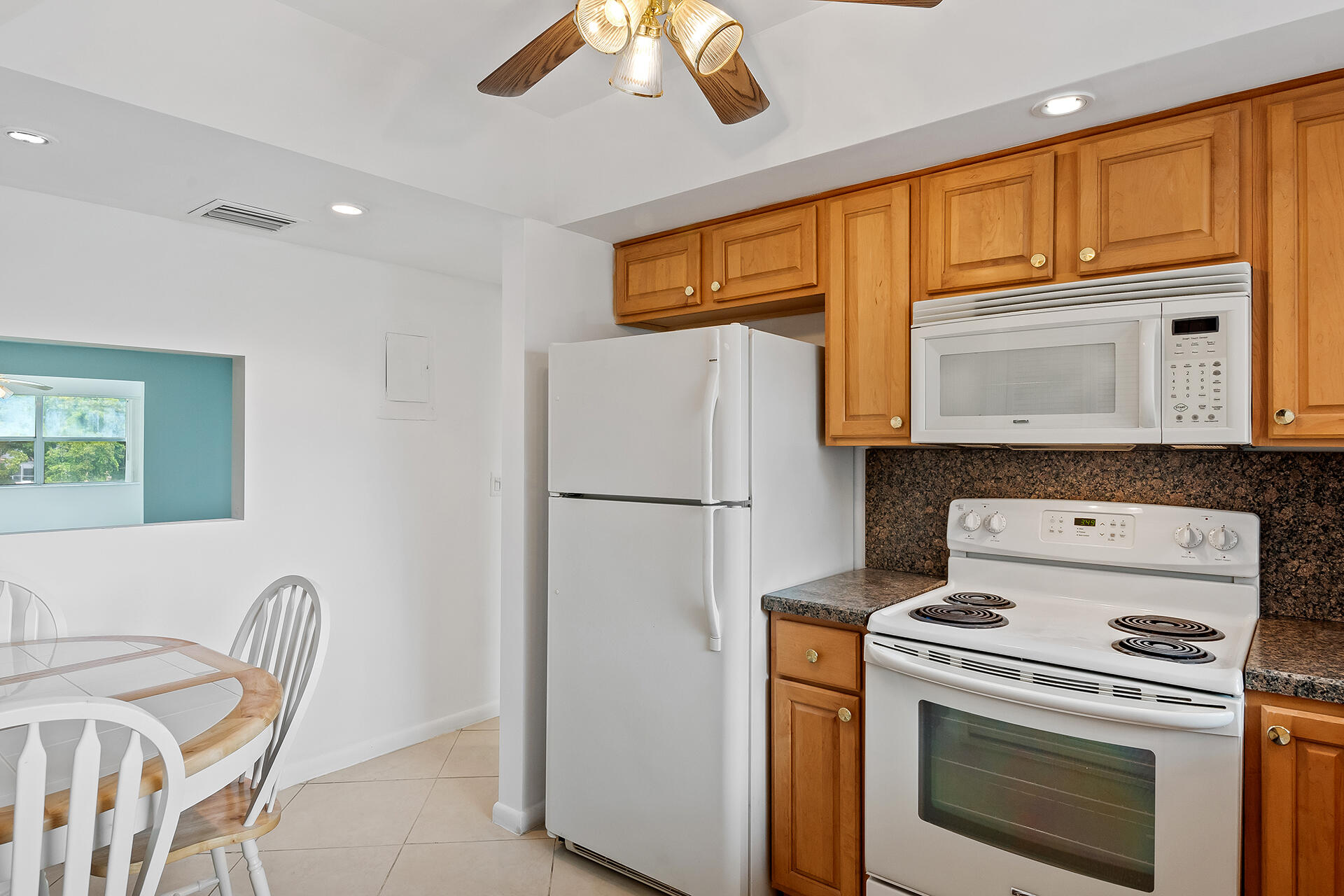 9741 Sunrise Lakes Boulevard Unit: 207