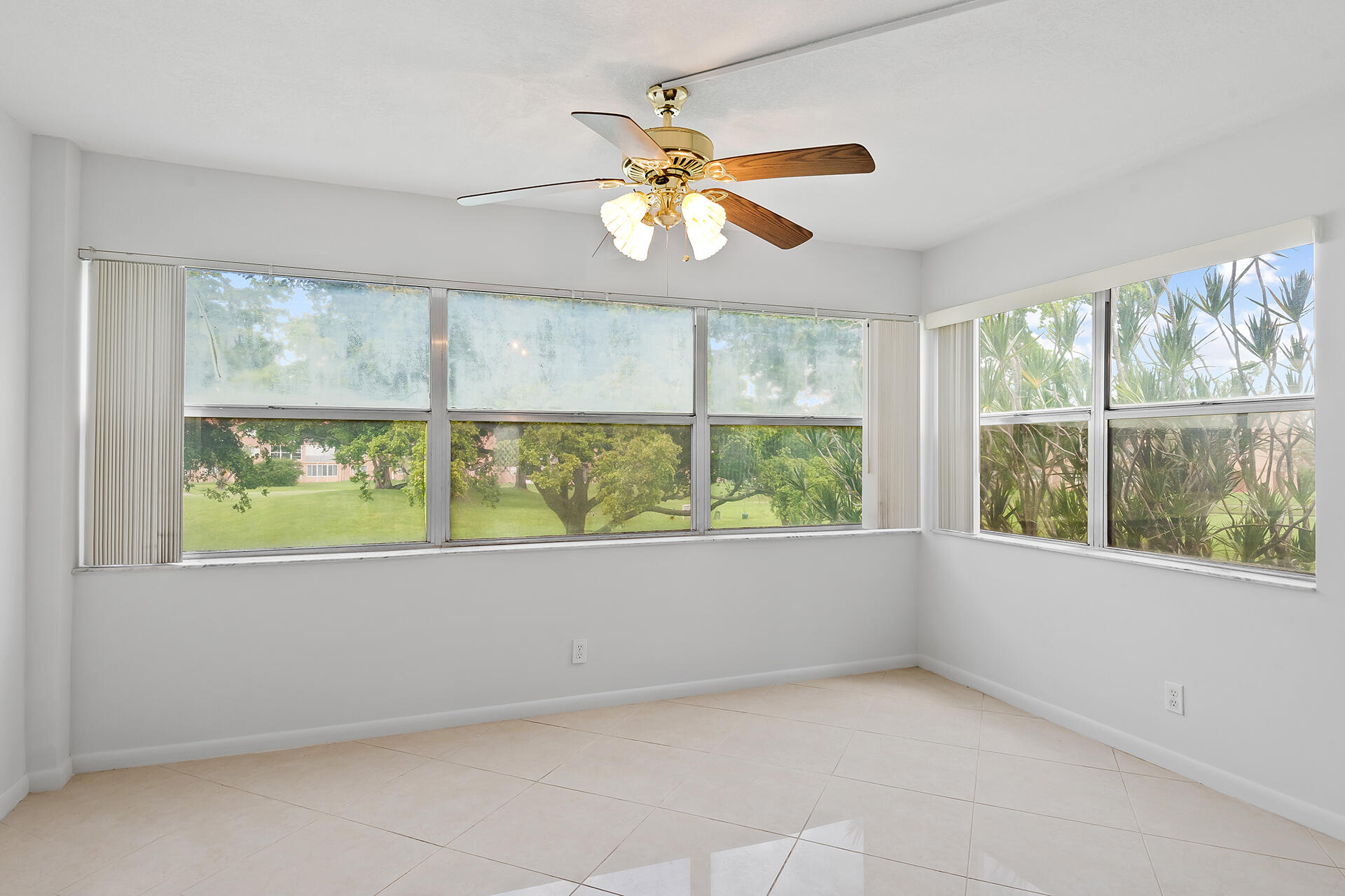 9741 Sunrise Lakes Boulevard Unit: 207